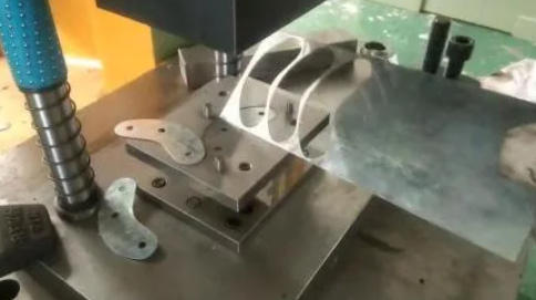 What Makes A 40 Ton Punch Press Essential for Efficient Manufacturing