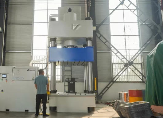 What Makes Hydraulic Press Machines Ideal for Precision Cutlery Production