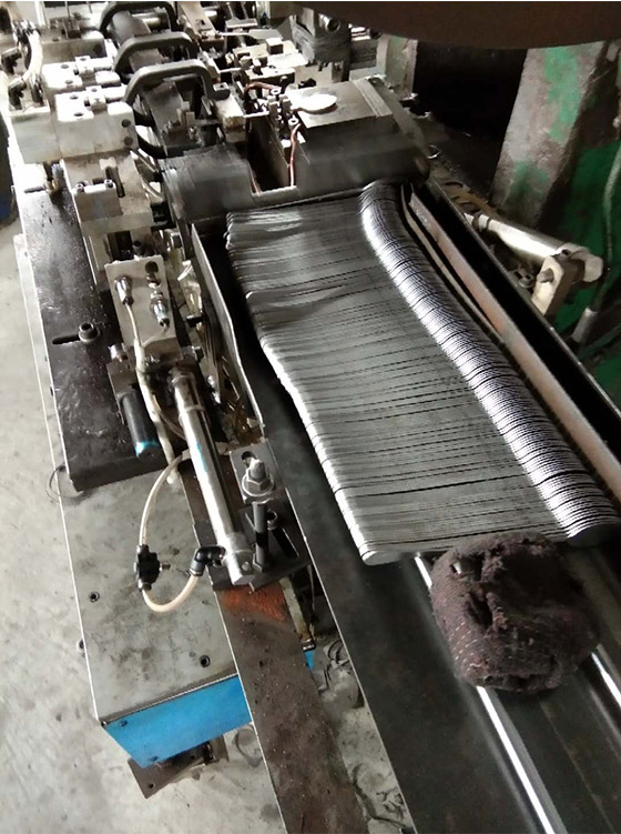 Feeding System For Cutlery Spoon Trimming