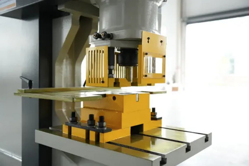 how to use a punch press seeting tool