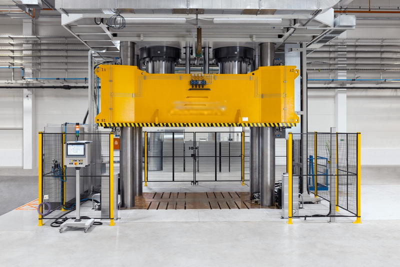 hydraulic press Distributor.jpg
