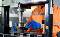 //ilrorwxhlpkmlm5m.ldycdn.com/cloud/lnBpiKmnloSRlliromopkp/How-Hydraulic-Press-Machines-Can-Help-Reduce-Labor-Costs-in-Your-Factory.jpg