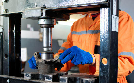 How Hydraulic Press Machines Can Help Reduce Labor Costs in Your Factory