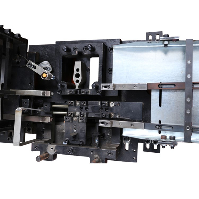 Automatic Feeder For Cutlery Fork Trimming