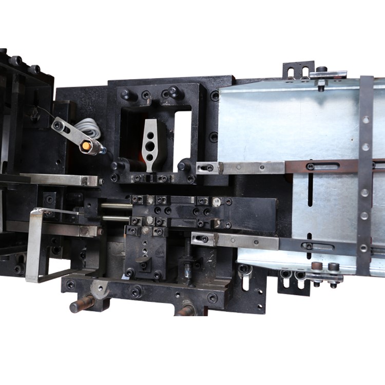 Automatic Feeder For Cutlery Fork Trimming