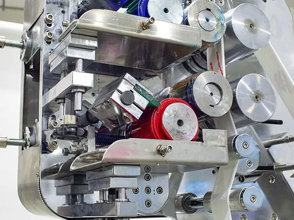 What Is a Cutlery Automatic Feeder and How Does It Work.jpg