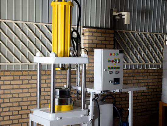Hydraulic Press Machine Vs Servo Press Which Is More Cost-Effective