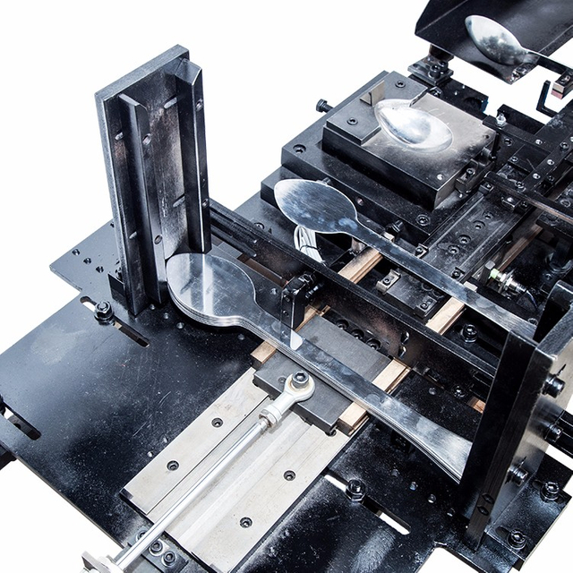 Auto Feeder For Hotel Serving Spoon Forming Machine
