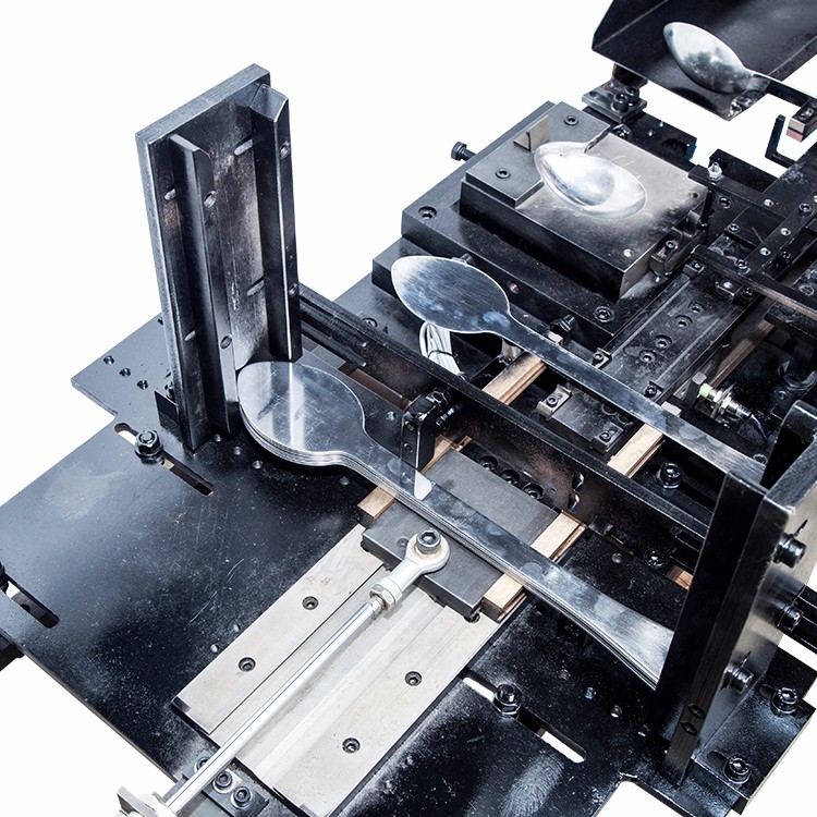Auto Feeder For Hotel Serving Spoon Forming Machine
