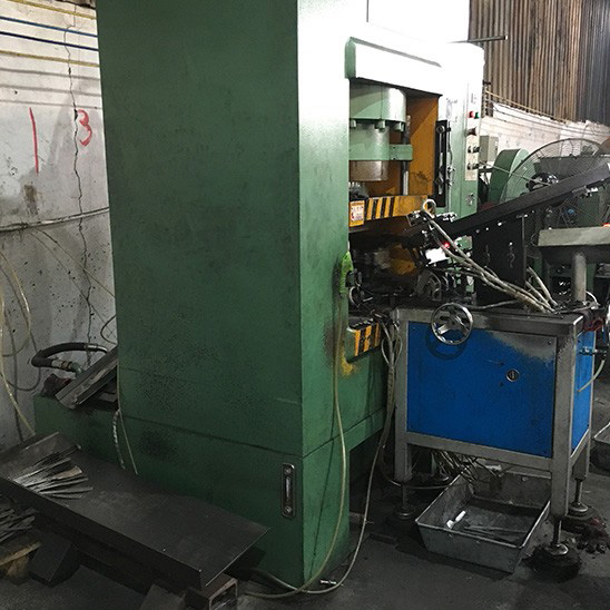 Automatic Feeder For Cutlery Knife Embossing