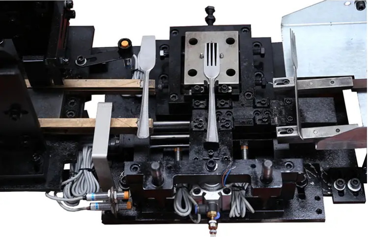 Automatic Feeder System.jpg