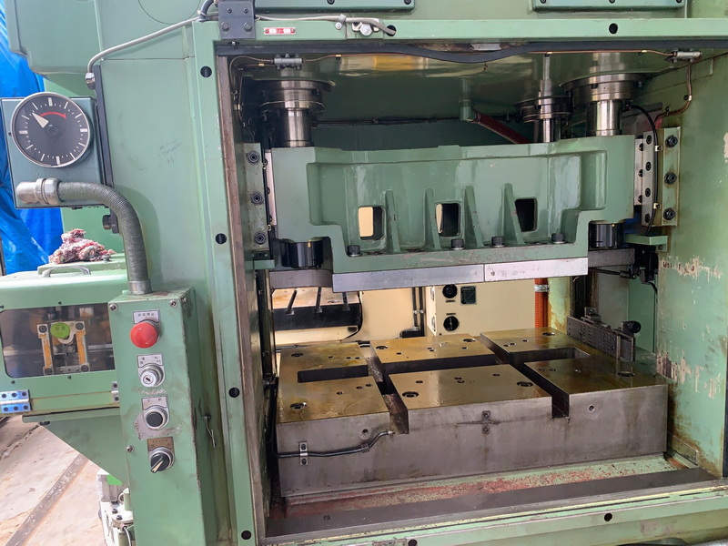 what can withstand a hydraulic press.jpg